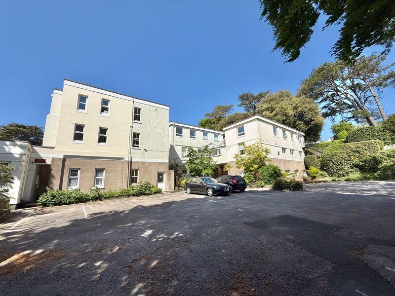1-bed flat on Higher Warberry Road, Torquay, £135,000