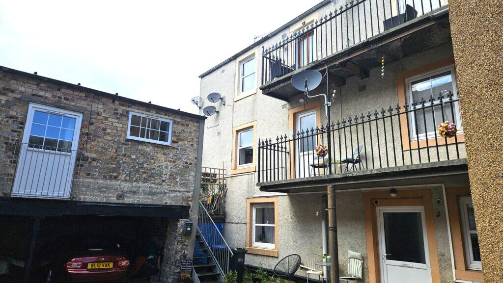 Main image of property: 16b Buccleuch Street, Hawick, TD9 OHW