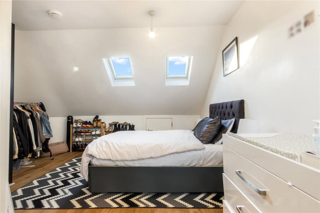 Apartment in London - More