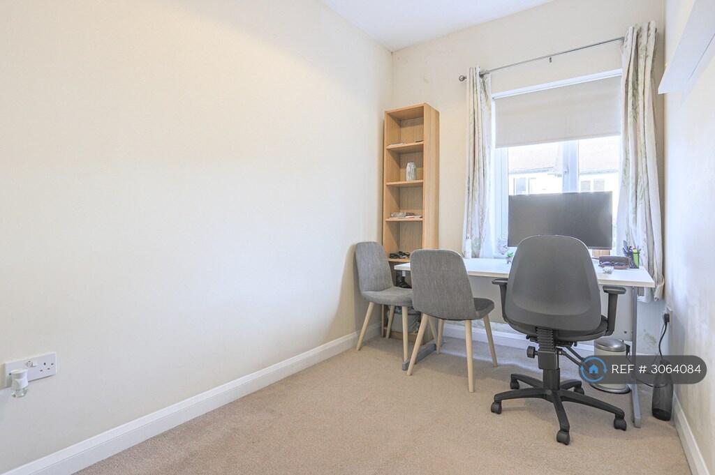 Apartment in Leeds, Gledhow Park, Potternewton - More
