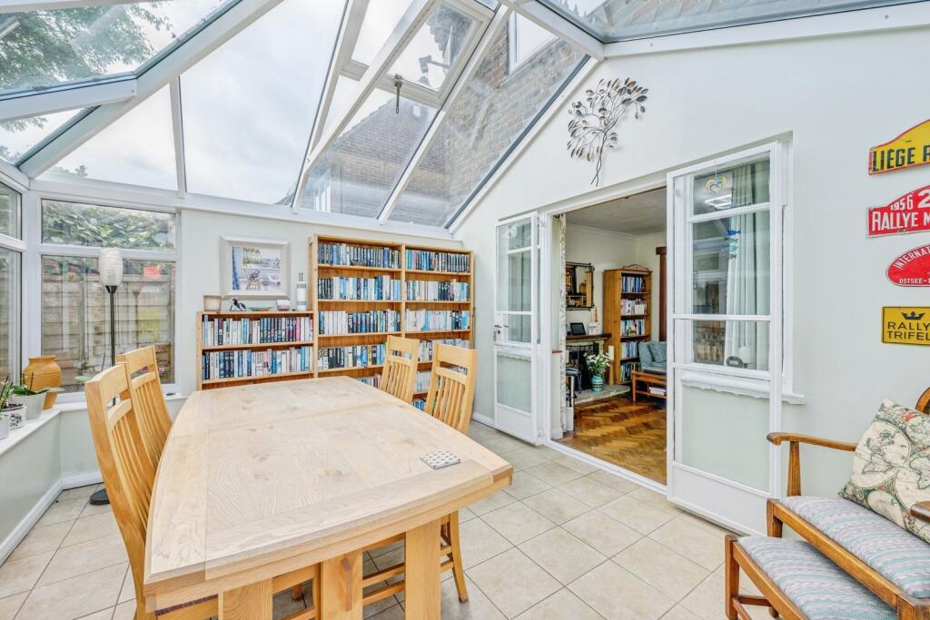 House in Reigate and Banstead, Surrey - View 3