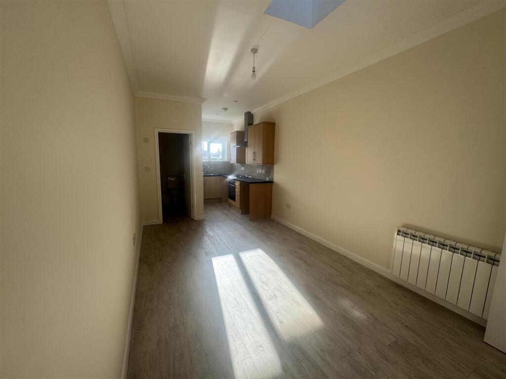 Apartment in Rochester - View 5