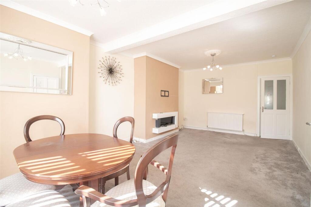 Edwards Terrace, Newbridge, NP11 photo 3