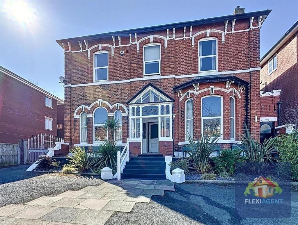 6-bed detached on Alexandra Road, Southport, £580,000