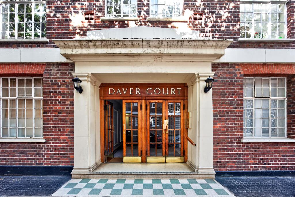 Apartment in London, Chelsea - View 2