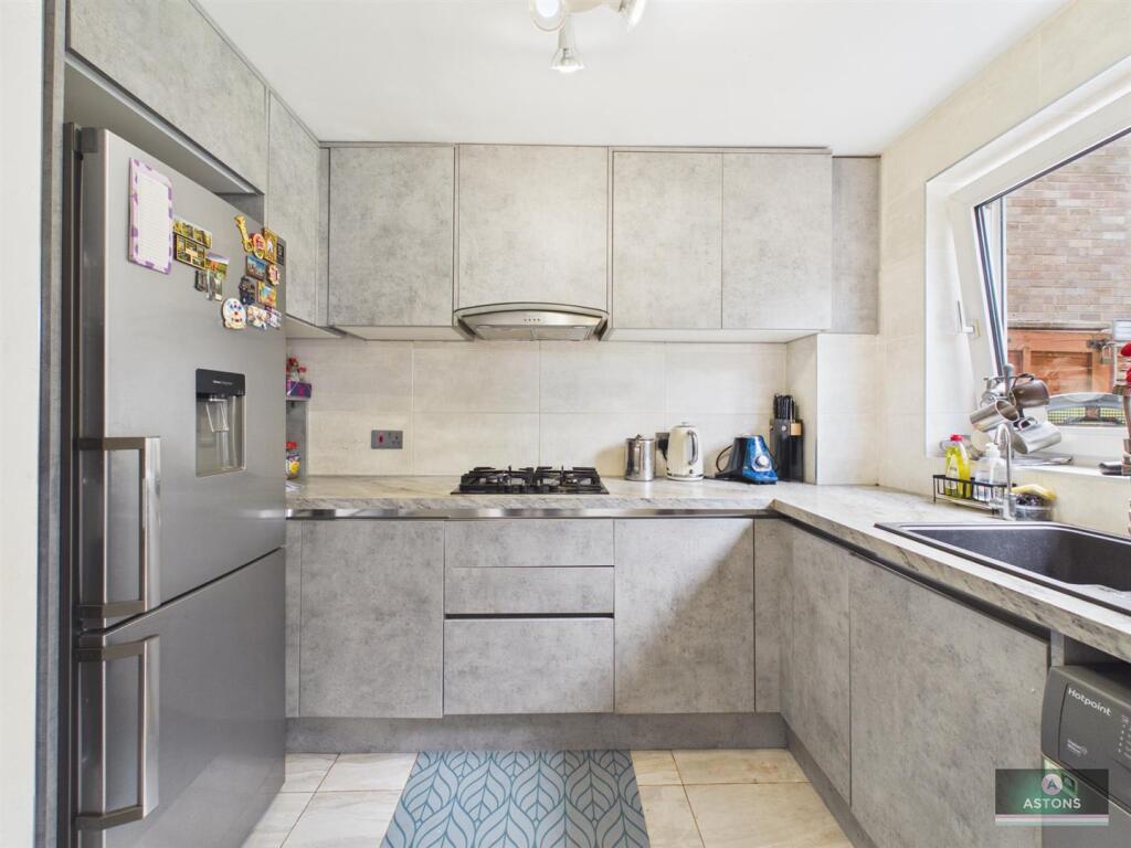 House in Crawley, Worth - View 4