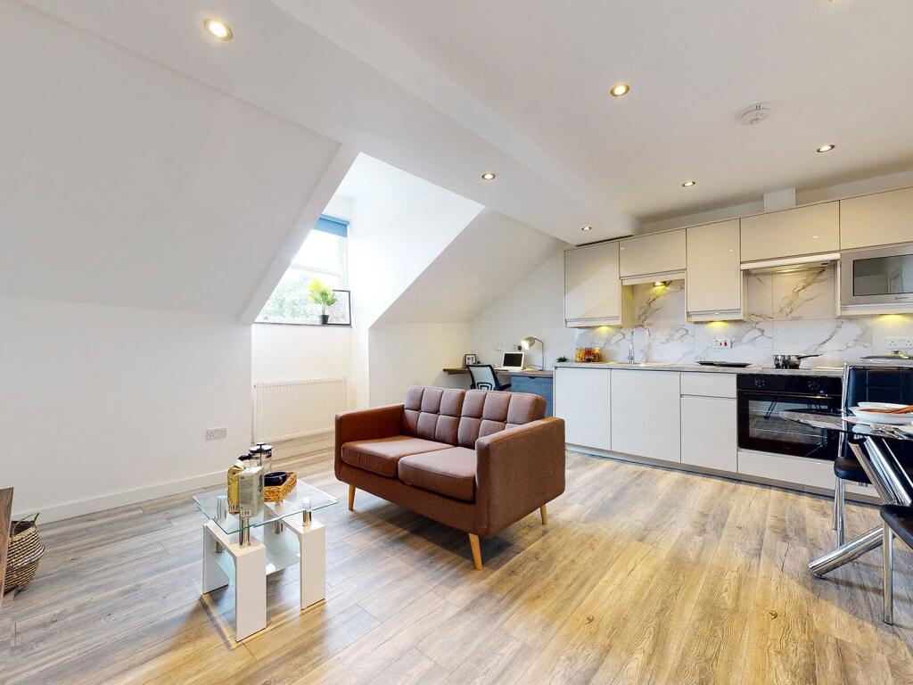 Main image of property: Flat 12, 25 Hyde Terrace #911699