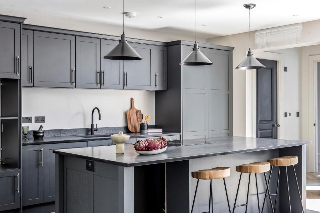 Apartment in Kingston upon Thames - View 5
