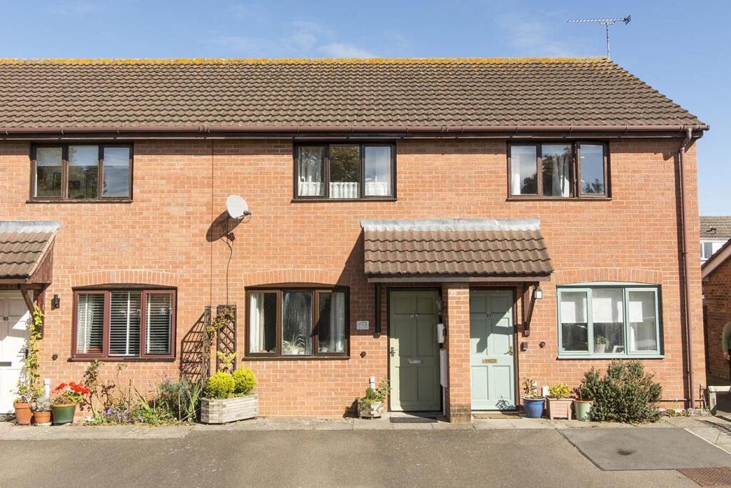 2-bed terraced on Orchard Road, Lutterworth, £200,000