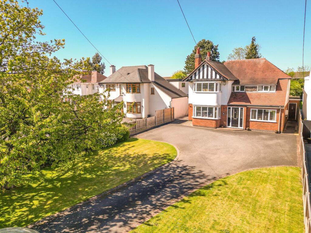 Main image of property: The Long Shoot, Nuneaton, CV11