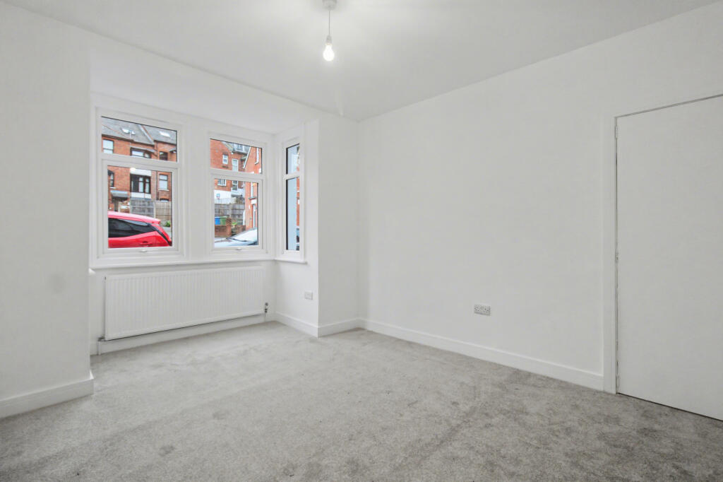 York Road, Aldershot, GU11 - View 4