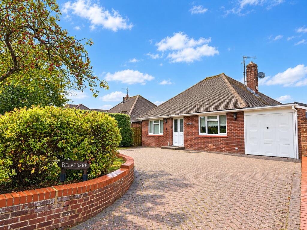 2-bed bungalow on Old Shaw Lane, Swindon, SN5, £425,000