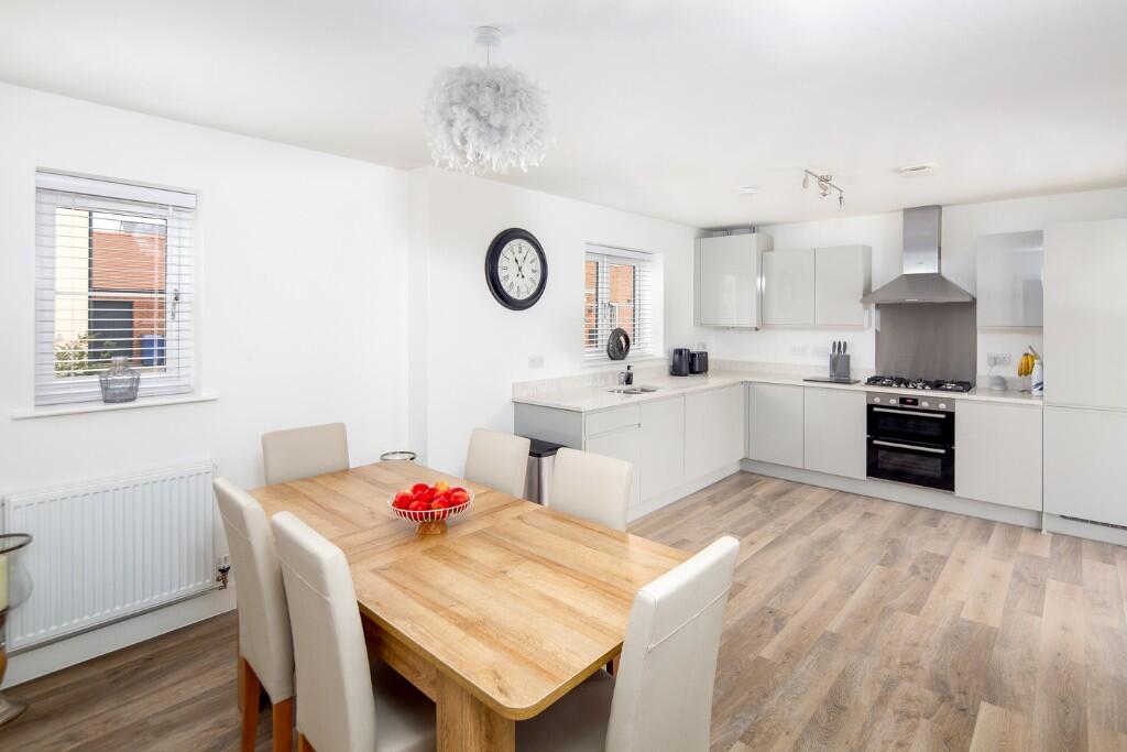 Newcastle Drive, Bicester, Oxfordshire, OX26 photo 3