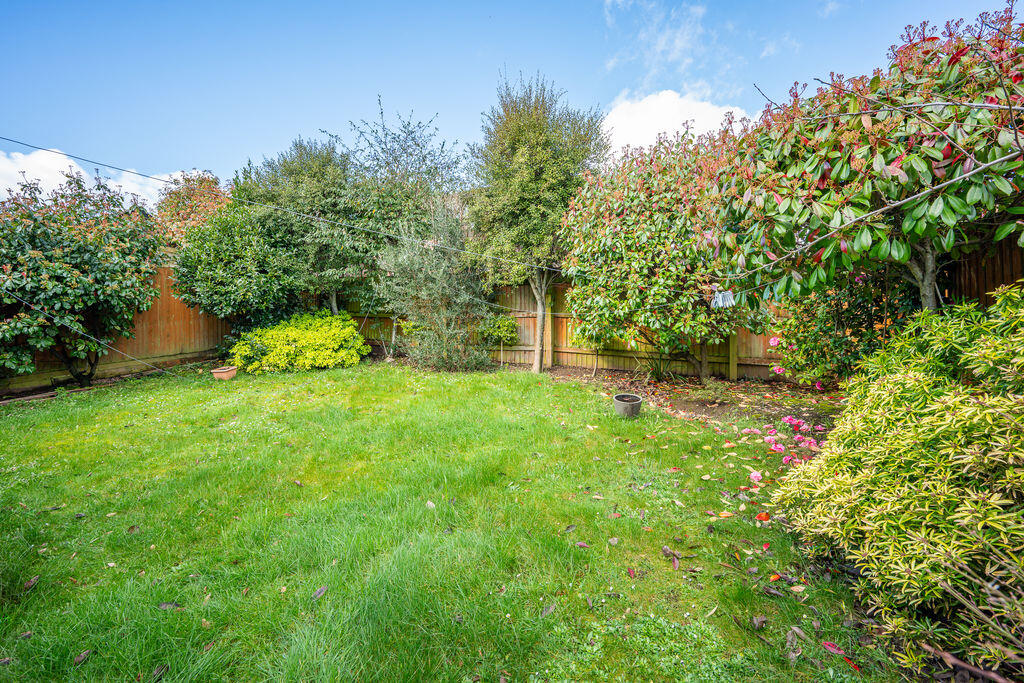 Croesonen Gardens, Abergavenny photo 2