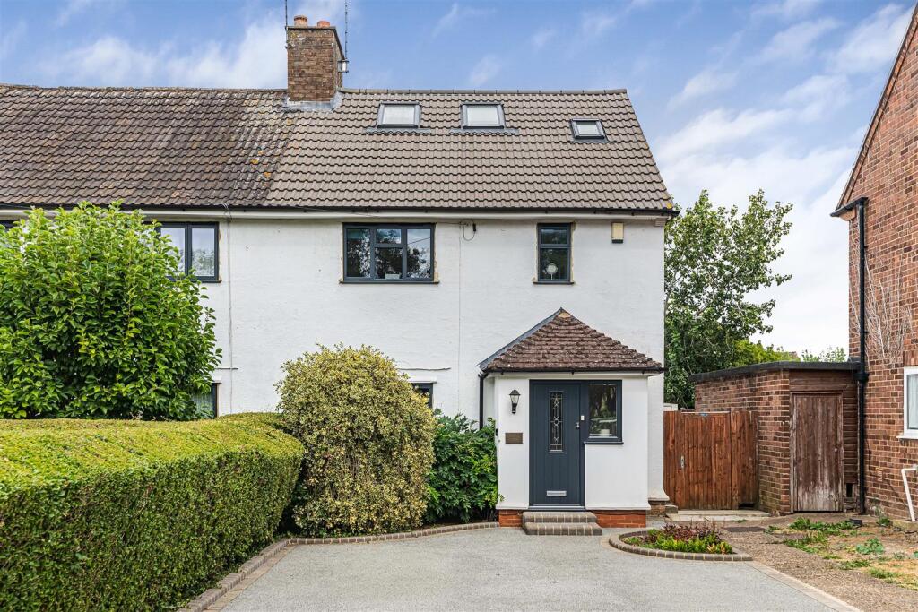 Main image of property: New Road, Radlett