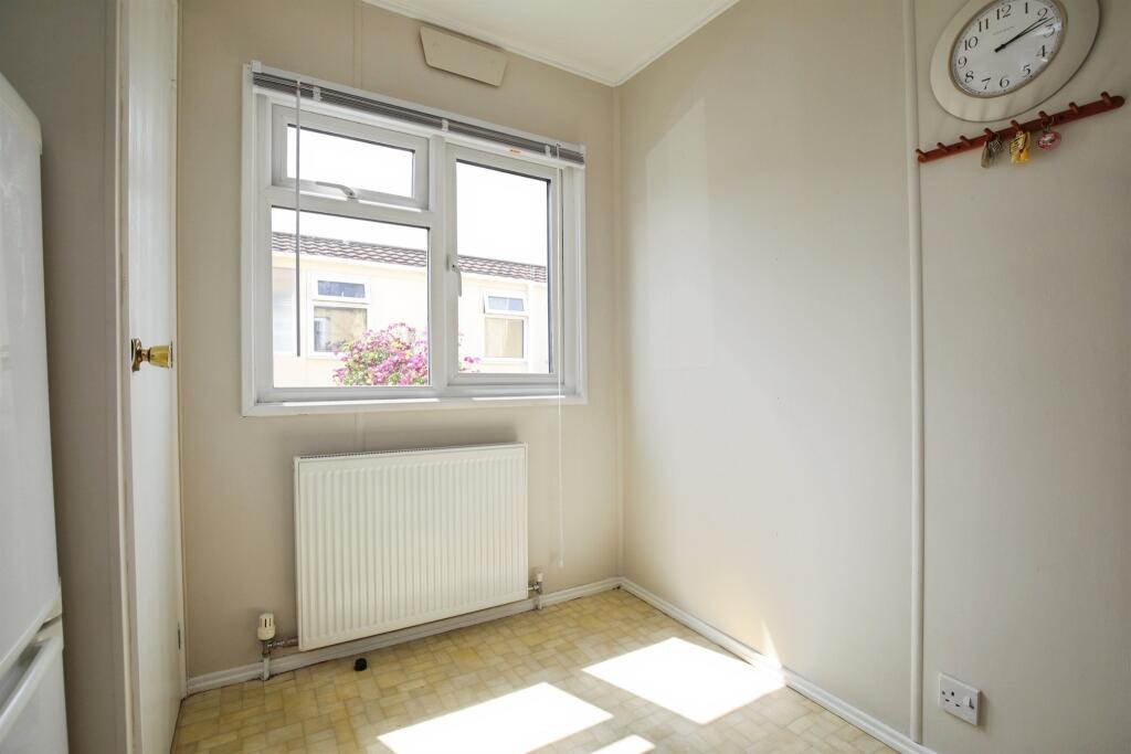 Holders Road, Amesbury, Salisbury photo 4