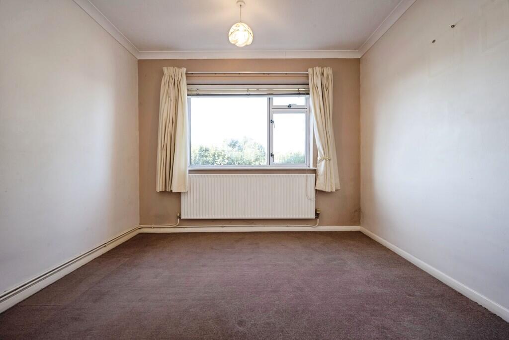 Apartment in Luton - View 5