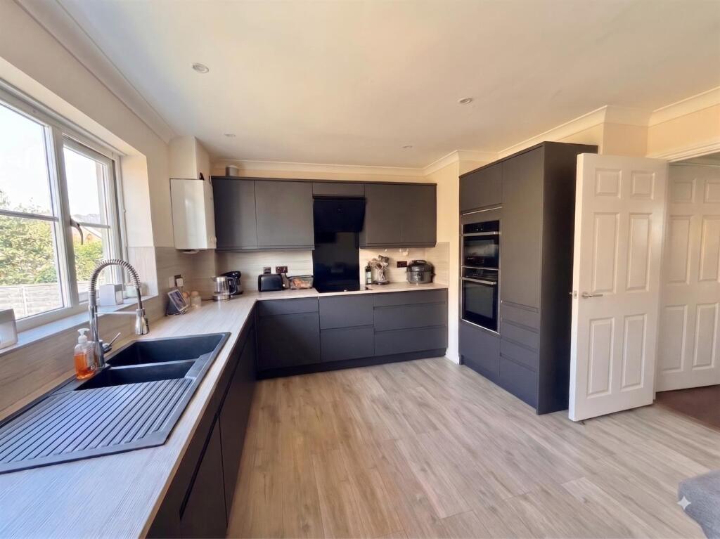 House in Gillingham, Peacemarsh - View 3