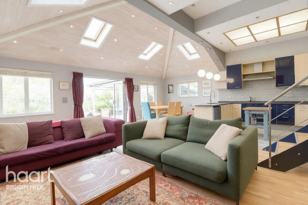 House in London, Hazelwood - View 5