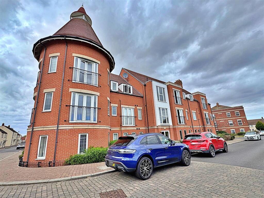 Main image of property: Peterson Drive, New Waltham, Grimsby, N.E. Lincs, DN36 4LF