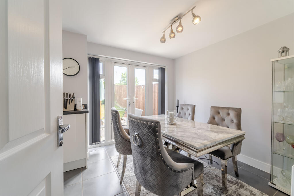 House in Mansfield, Warsop - More