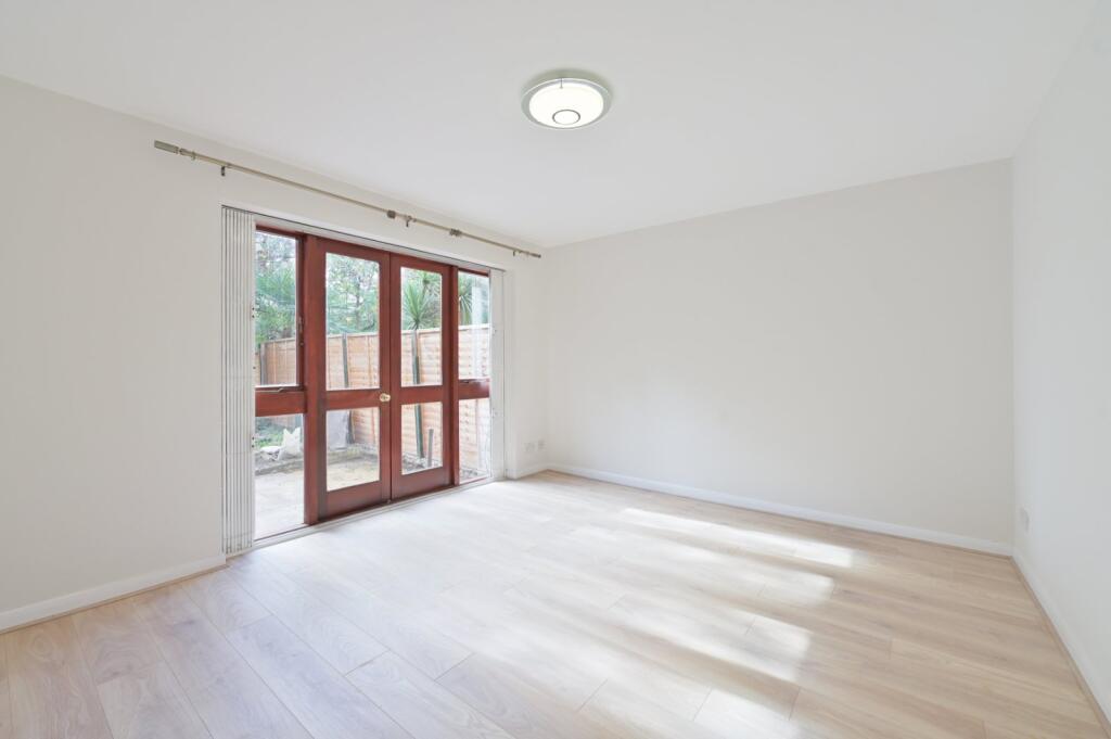 House in Harrow - View 5