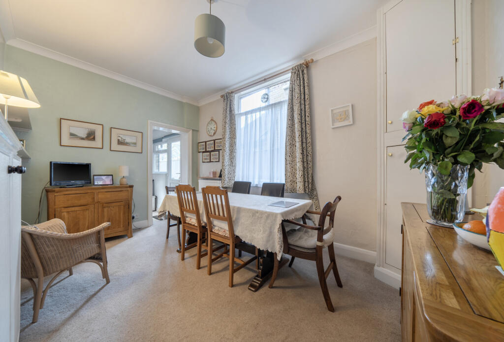 Preshaw Crescent, Mitcham, CR4 photo 4
