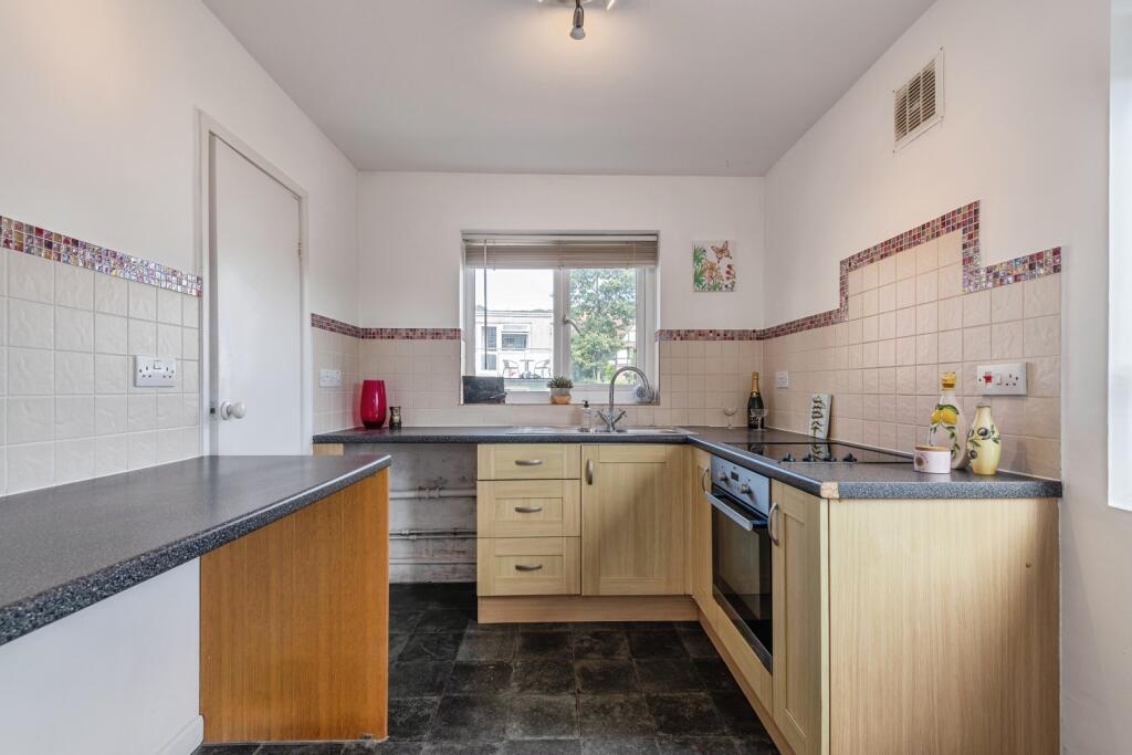 Apartment in Weston-super-Mare, North Somerset - View 5