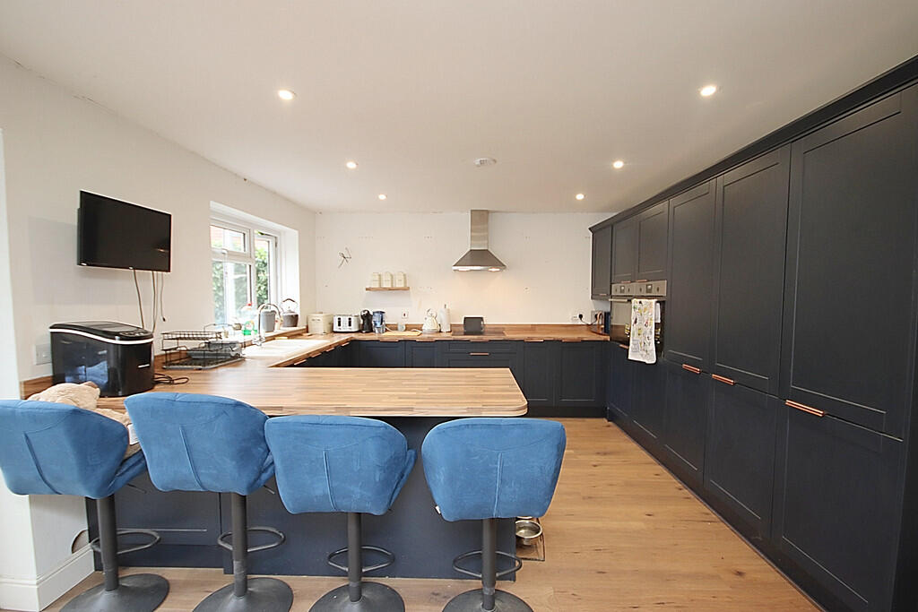 House in Horsham, Tedfold, Billingshurst - View 4