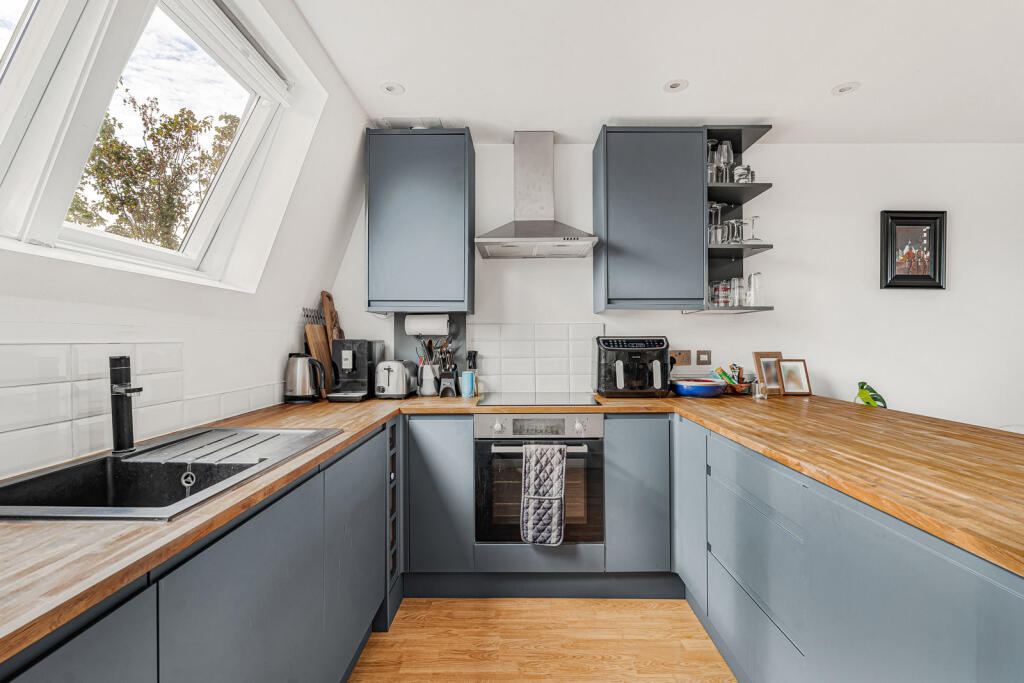Apartment in London - View 2