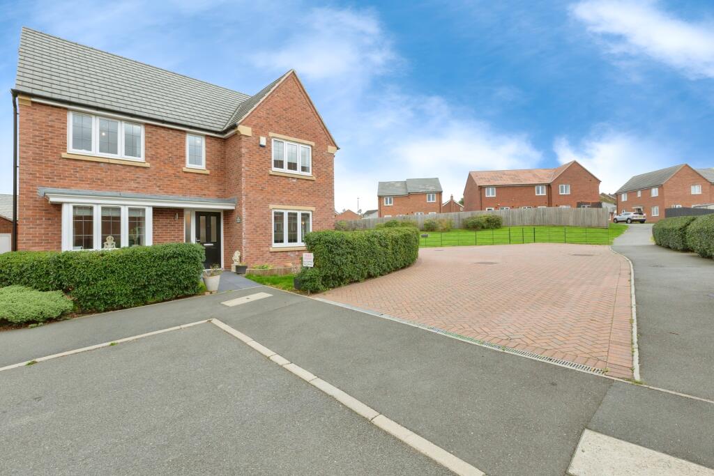4-bed detached on Stacey Avenue, Leicester, LE7, £555,000