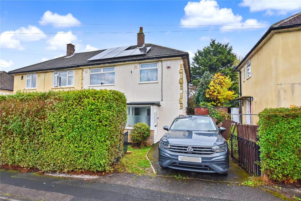 3-bed semi-detached on Summerfield Drive, Leeds, West Yorkshire, £200,000