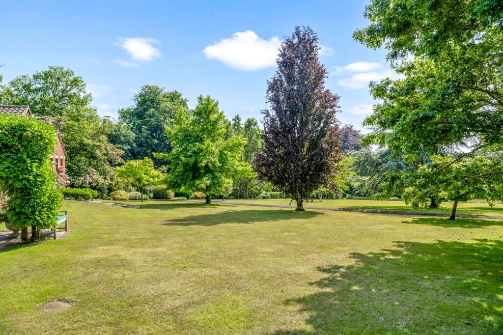 House in Tonbridge - More