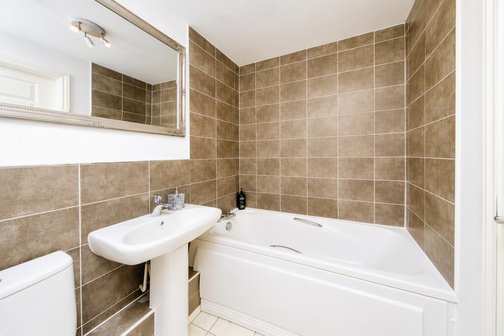 Apartment in Portsmouth - More
