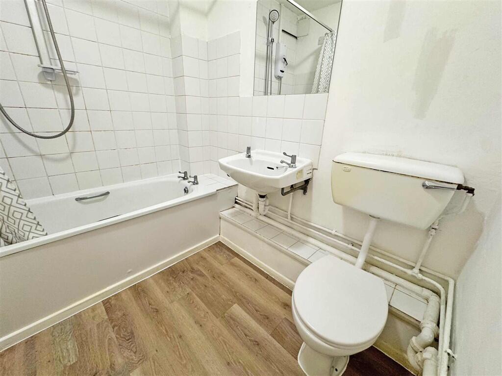 Apartment in Guildford - View 3