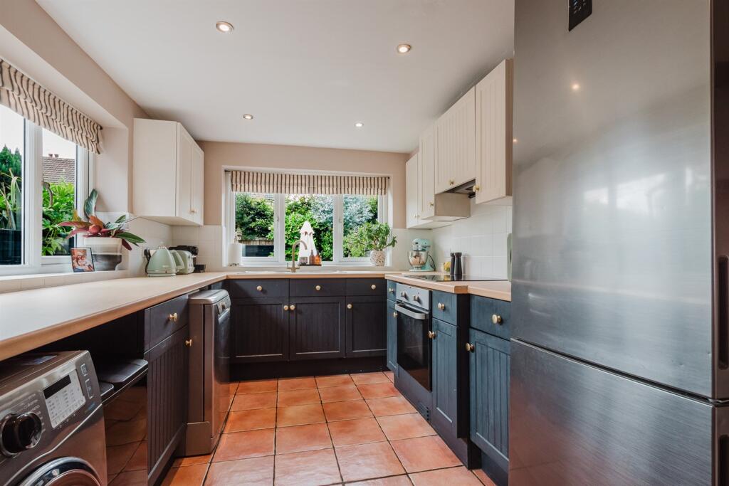 House in Knutsford, Cheshire East - More