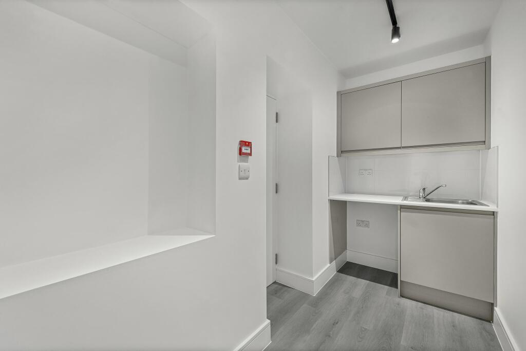 KITCHEN 2.jpg