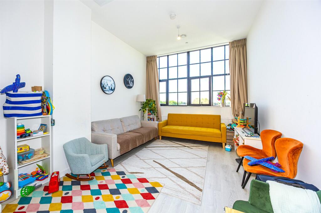 Carnation Gardens, Hayes, UB3 - View 4