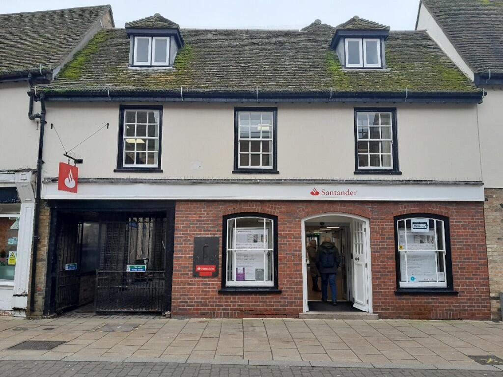 Main image of property: 44 High Street, Huntingdon, Cambridgeshire, PE29