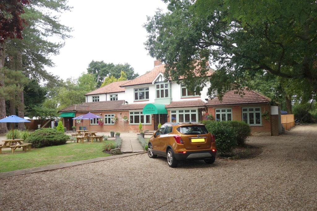 Main image of property: Le Chateau, Newbridge Road, Southampton, SO40 2NX