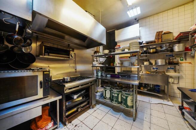 61 Stoke Newington High Street - DC1D31s7IUdSlvura