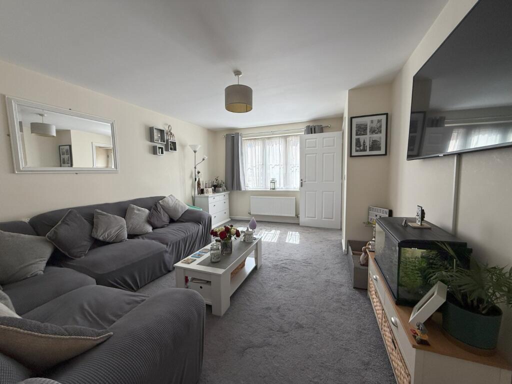 Bluebell Close, Wellingborough, Northamptonshire, NN8 photo 2