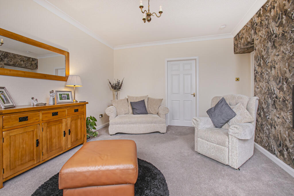 Apartment in Kirkcaldy, West Gallatown, Smeaton - More