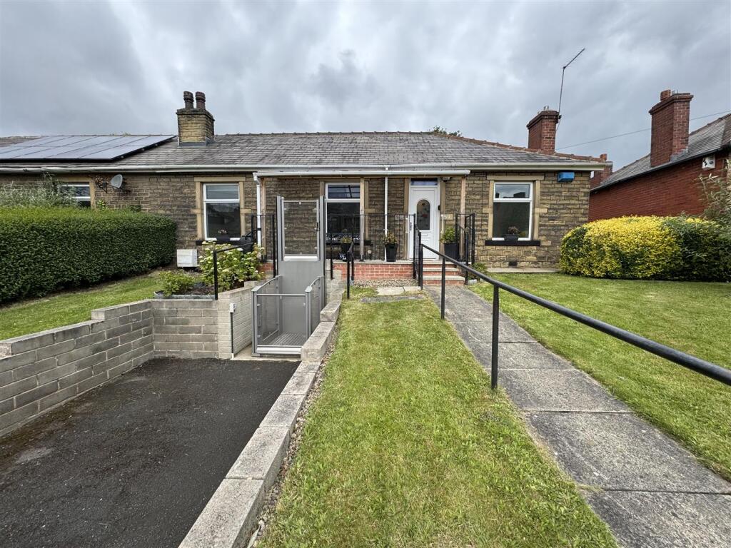 Main image of property: Rawthorpe Lane, Huddersfield, HD5 9NT