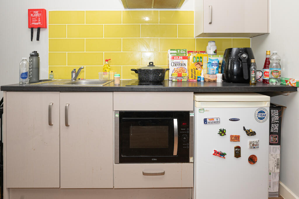 Apartment in Sheffield, South Yorkshire - View 5