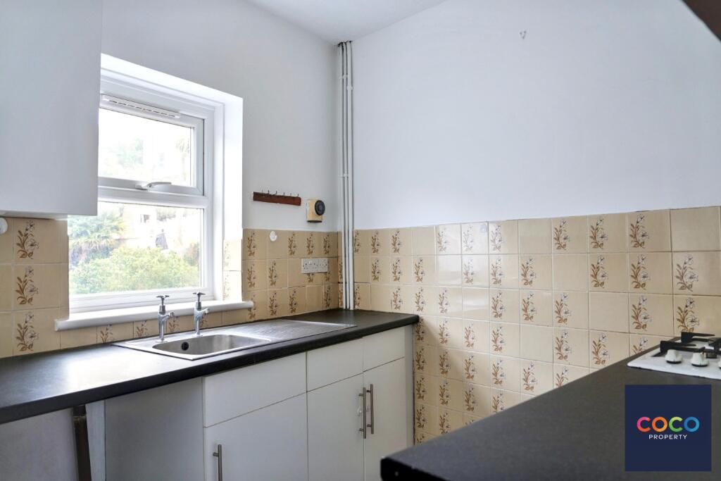 House in Fortuneswell, Portland - View 5