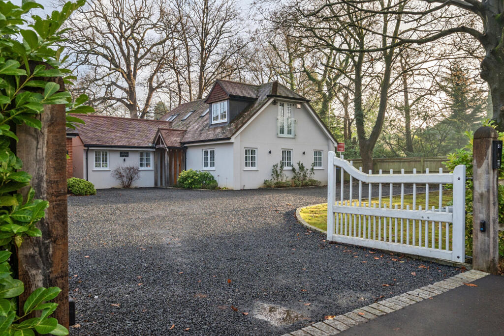 Main image of property: Old Woking Road, Pyrford, GU22