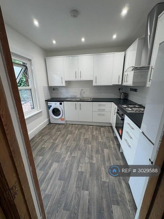 Main image of property: Vale Road, London, N4