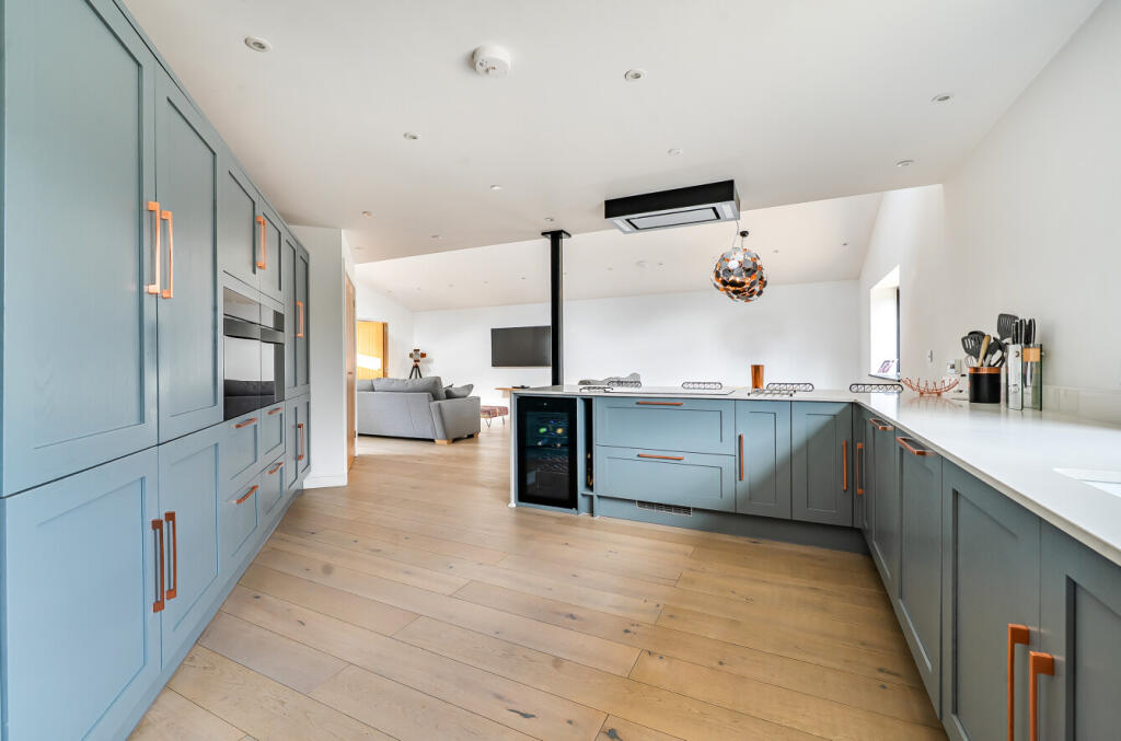 House in Swindon - View 4