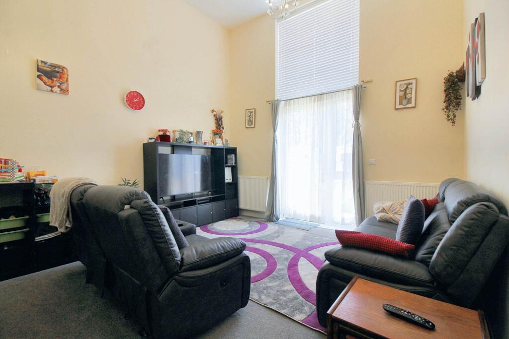 House in Aylesbury, Buckinghamshire - View 3